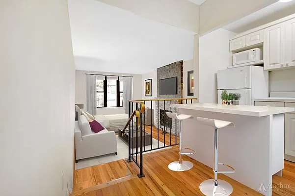 Rented by Anchor Associates | media 16