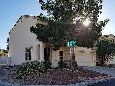 4 bed, 2.5 bath, 1901 sqft, $2,000 — Photo 2