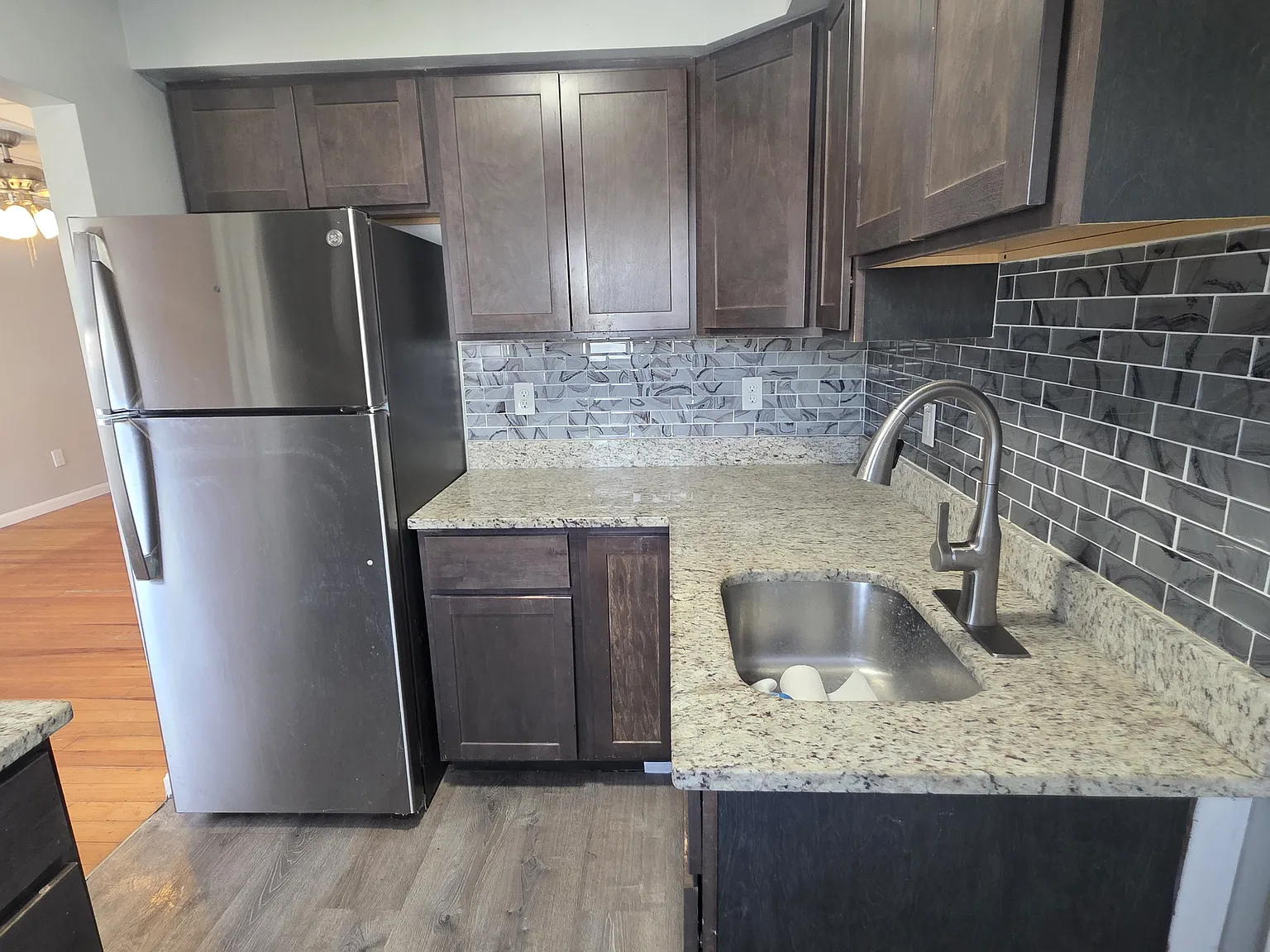 3 bed, 925 sqft, $1,800 — Photo 4