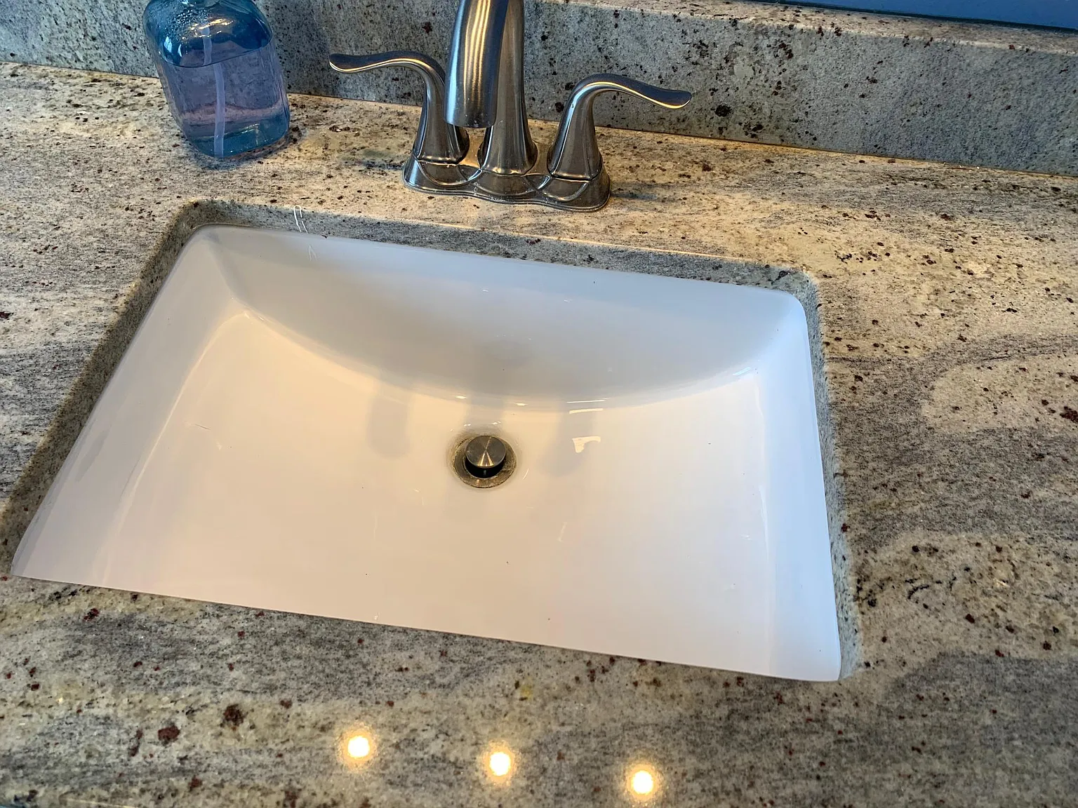 2 bed, 1024 sqft, $2,100 — Photo 4