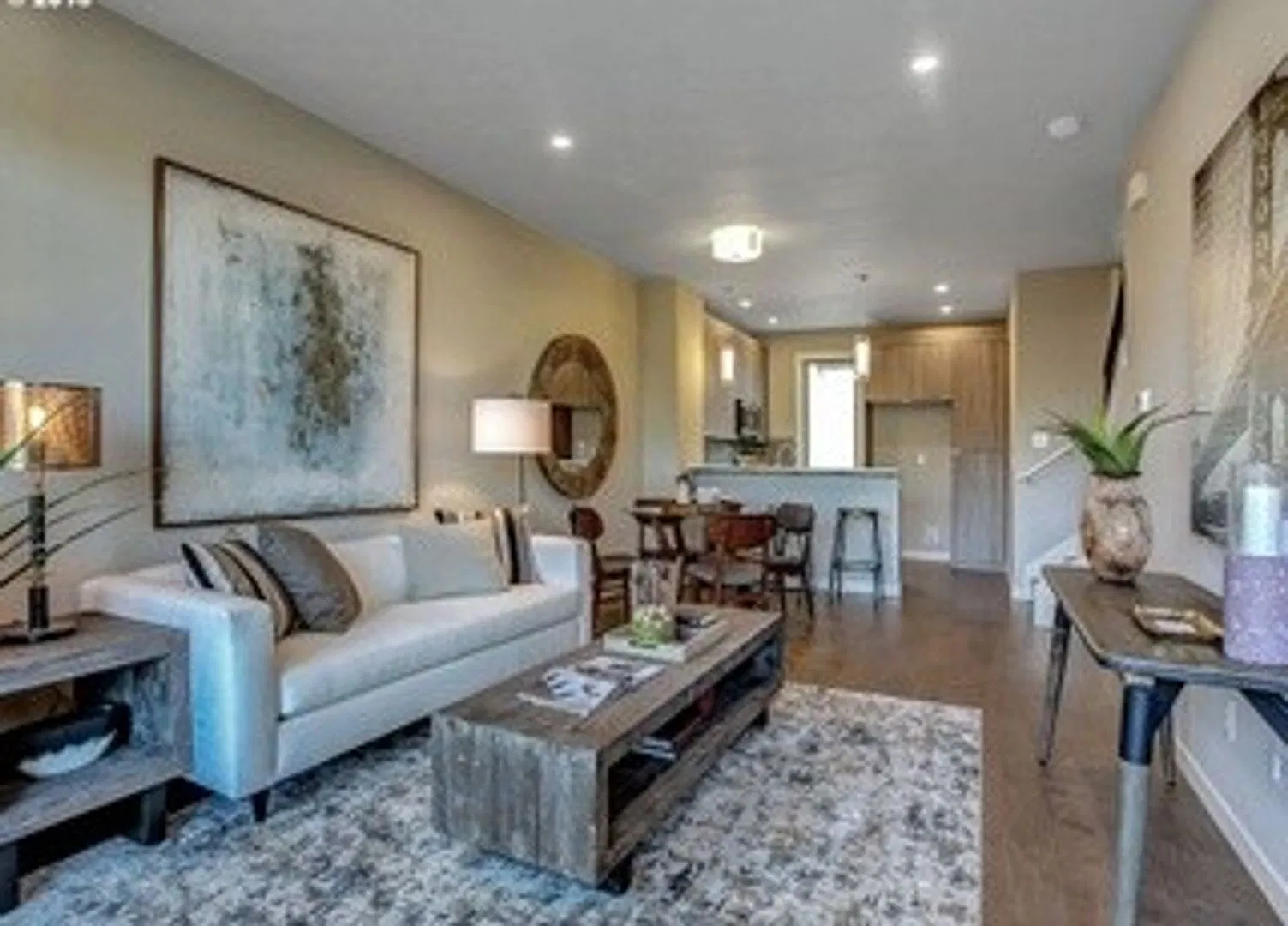 Beautiful Newer Condo in Mississippi Commons! — Photo 4