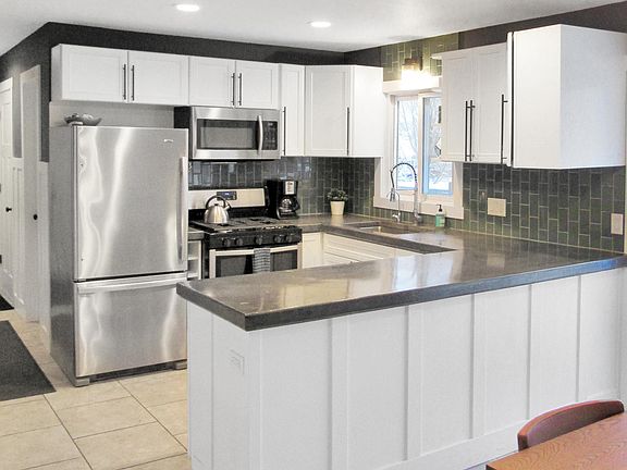 5th image of 9098 Summit Ave NE