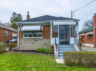 20 Porter Cres, Toronto, ON M1P 1E7