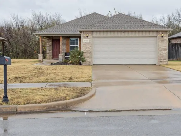 10124 Sussex Pl, The Village, OK 73120