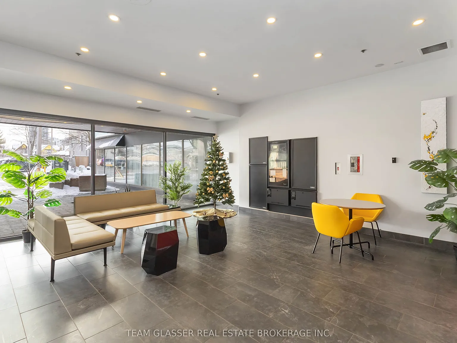 3 bed, $2,599 — Photo 3