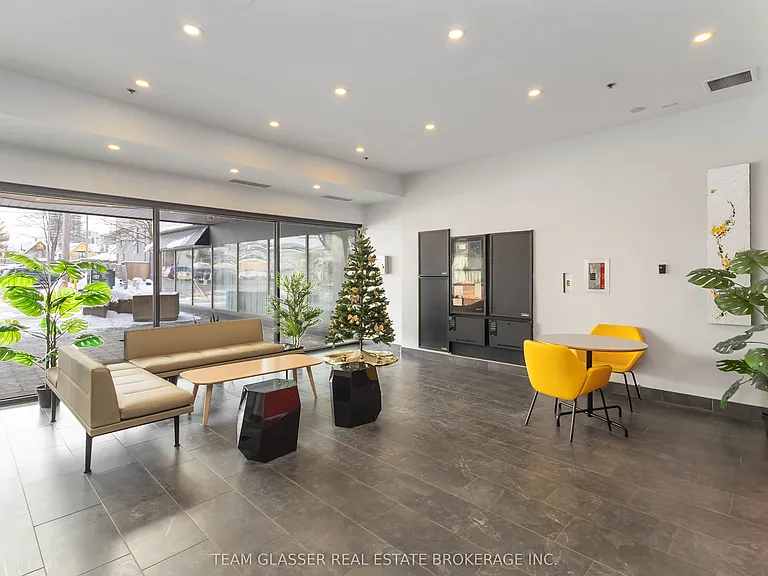 675 Richmond St #606 — Photo 3