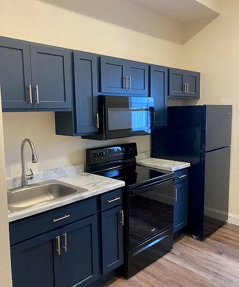 231 W Main St — Photo 1