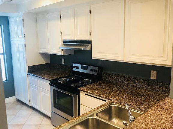 3rd image of 99 Abbeywood Ln