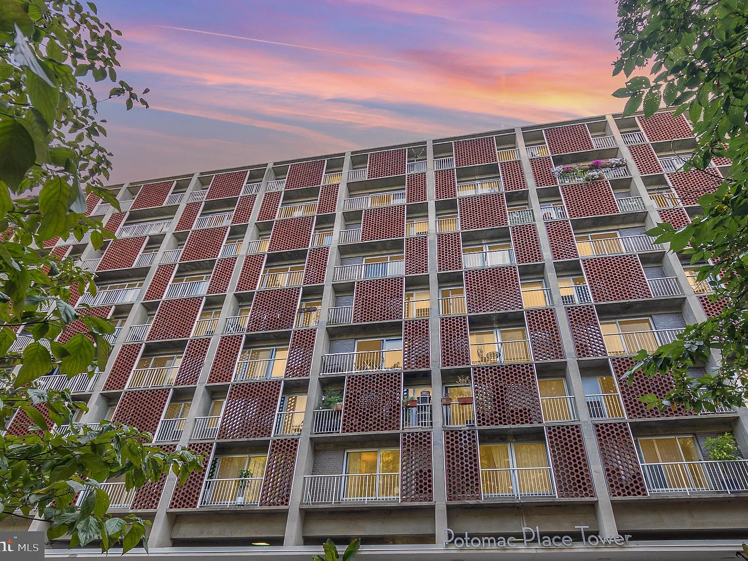 Potomac Place Tower — Photo 3