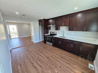 2 Larchmont Ave #12, North Providence, RI 02911