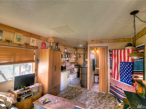 4th image of 9130 Almond Ct SE