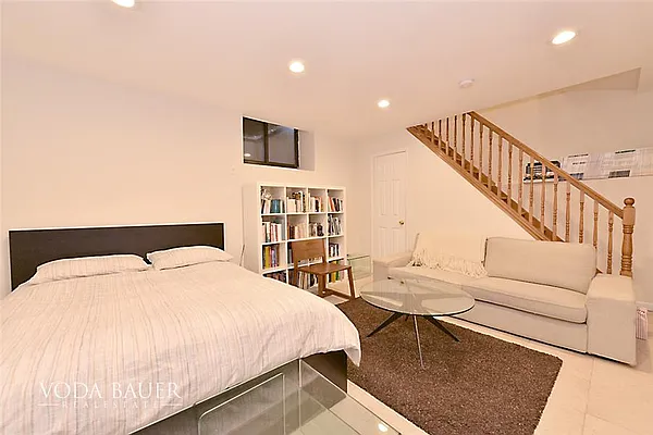 Rented by Voda Bauer Real Estate | media 19