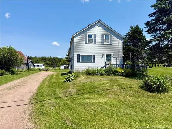 81 Lac Rd, Memramcook, NB E4K 1R2