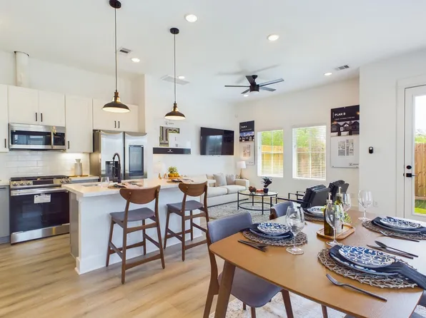 3008 Jensen Springs Ln, Houston, TX 77026