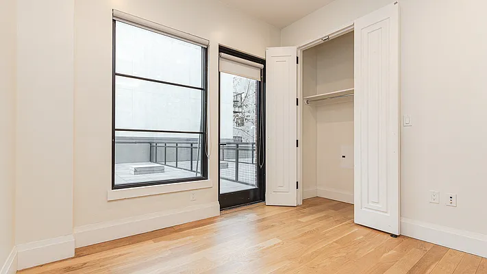 Rented by Nooklyn NYC LLC | media 31