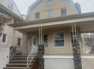 704 Park Ave, Elizabeth City, NJ 07208