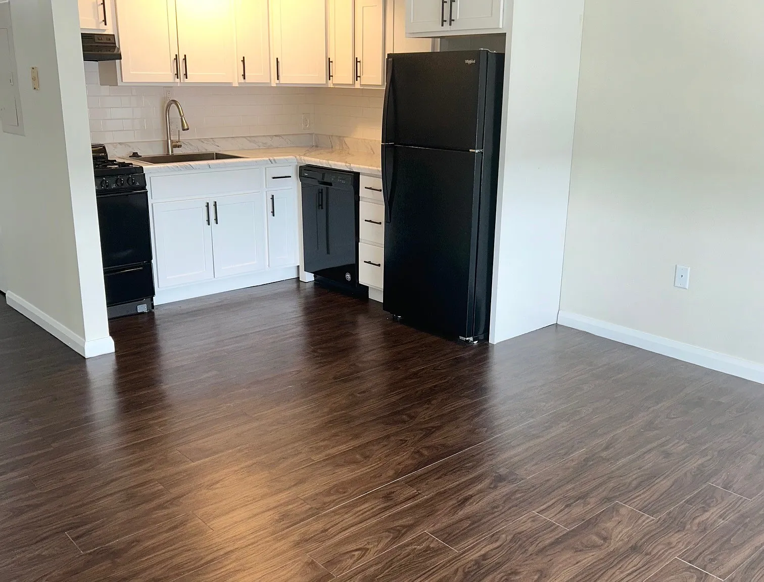 1 bed, 368 sqft, $1,195 — Photo 4