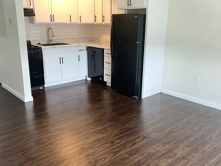 155 W Main St #700 — Photo 4