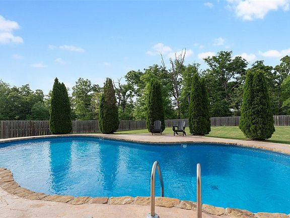 4th image of 1483 Le Chesnay Dr