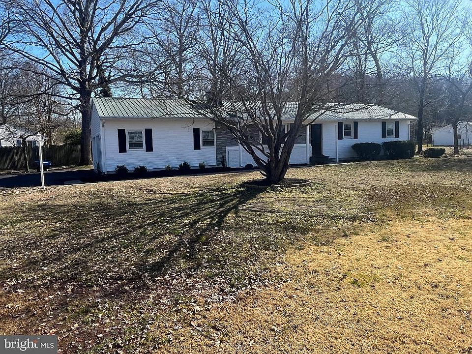 1st image of 21800 Acorn Dr