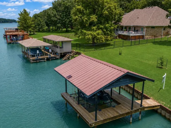 111 Bull Run Sq, Streetman, TX 75859