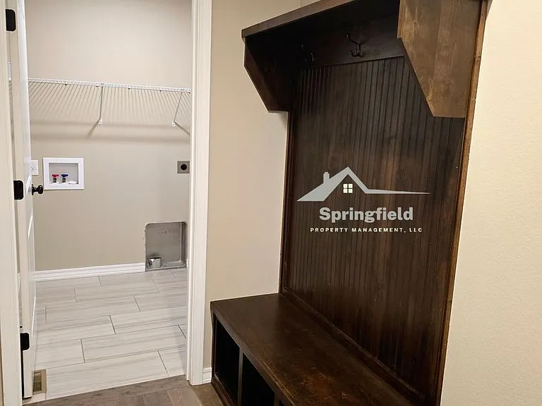 2415 E Mission St — Photo 15