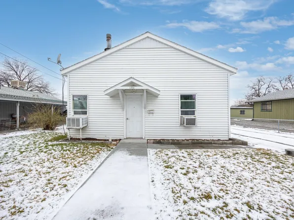 1220 S 12th Ave, Pasco, WA 99301
