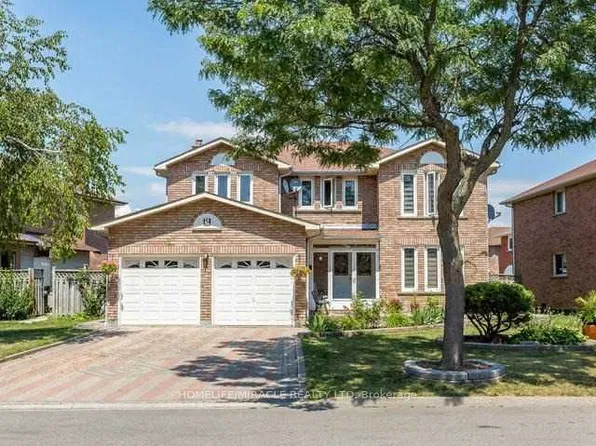 5 Sugar Creek Ln, Brampton, ON L6W 3X7