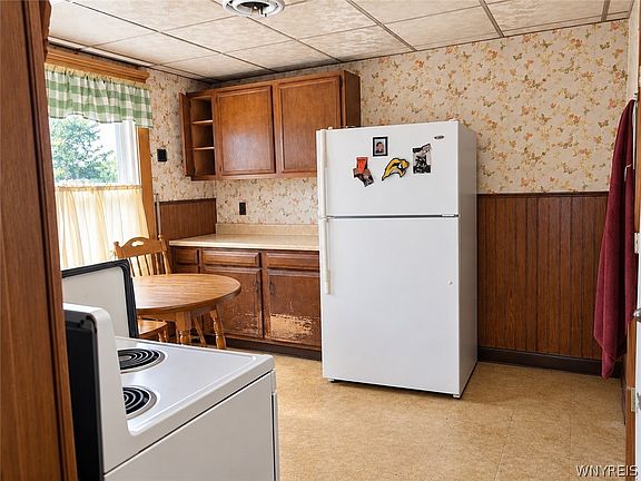 5th image of 355 Baraga St