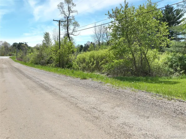 0 Gray Rd, Lapeer, MI 48446