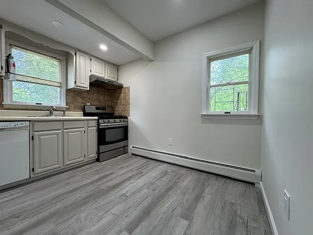 200 E Madison Ave #2 — Photo 13