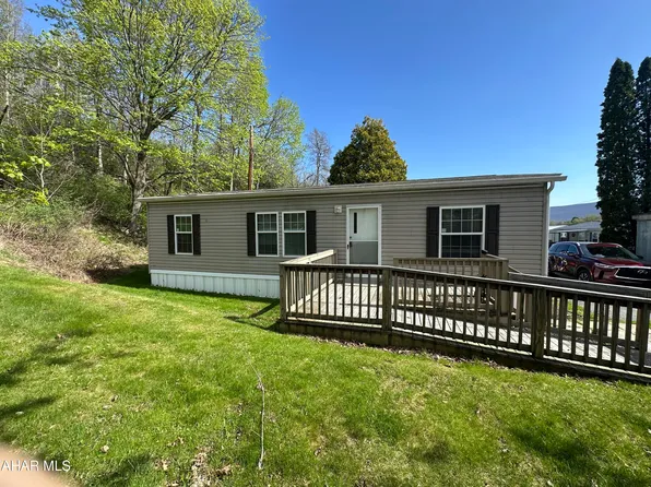 227 Bud Cir, Altoona, PA 16602