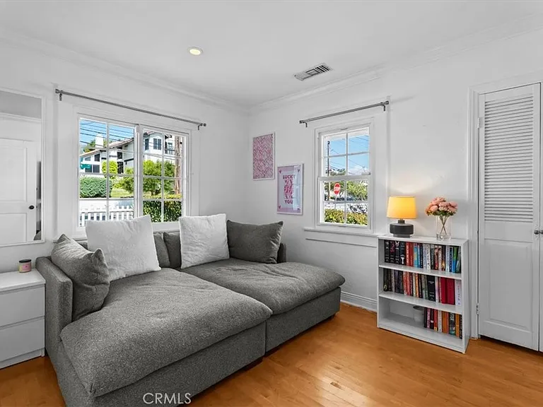 830 Sheldon St — Photo 15