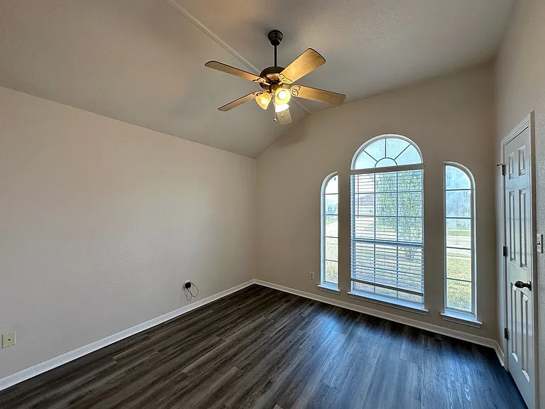 2709 Hydrangea Ave — Photo 35