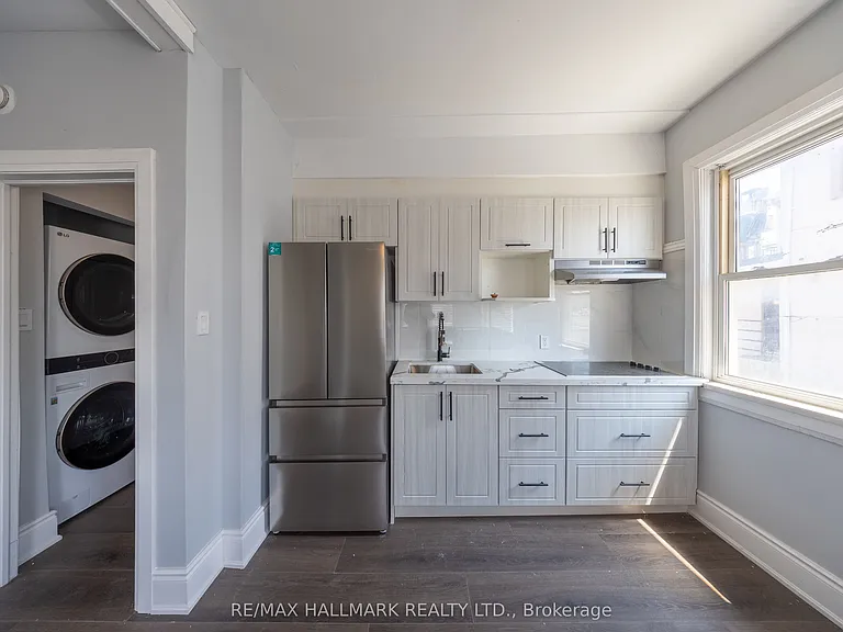 559 Ritson Rd S — Photo 6