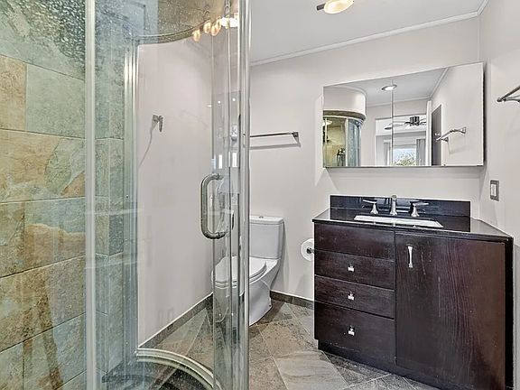 5th image of 2303 Kenzie Dr #B