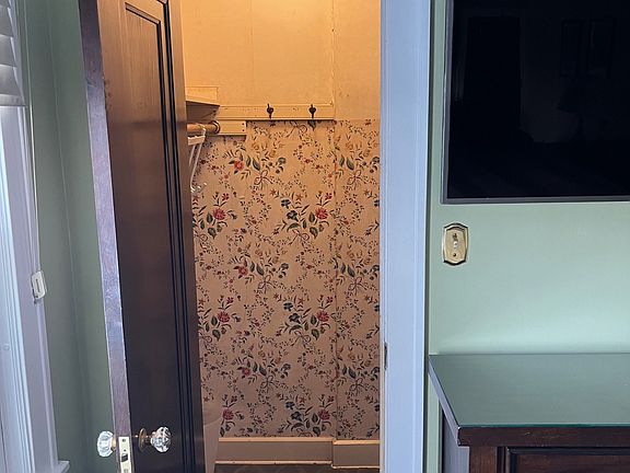 3rd image of 3307 Washburn Ave N