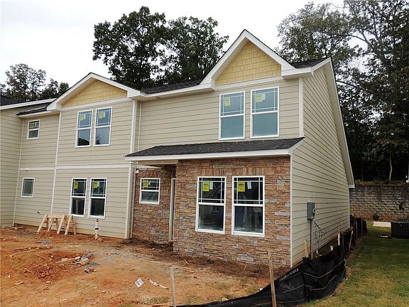 2nd image of 5850 Garden Cir