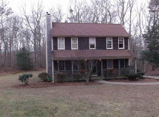 5 Pony Ln, Forestdale, MA 02644
