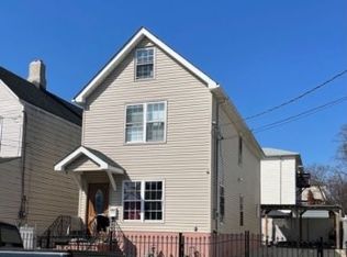 424 Henry St, Elizabeth, NJ 07201