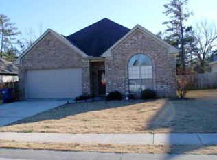 233 Forest Village Ln, Alabaster, AL 35007