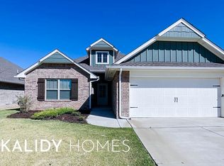 9121 NW 124th St, Yukon, OK 73099