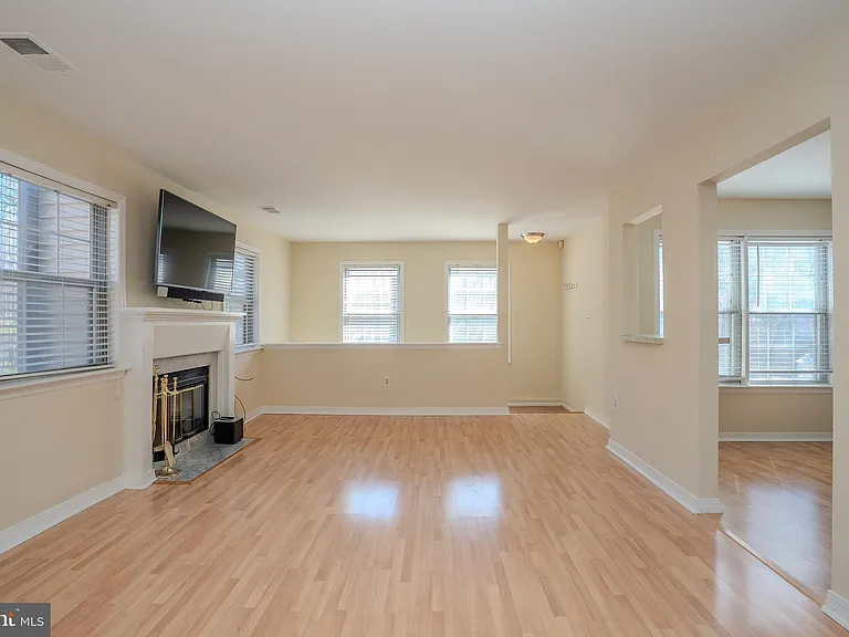 6202 Cedar Ct — Photo 5