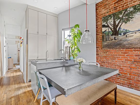 5th image of 331 W 21st St APT 4FE