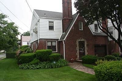 2nd image of 1047 Alpine Dr