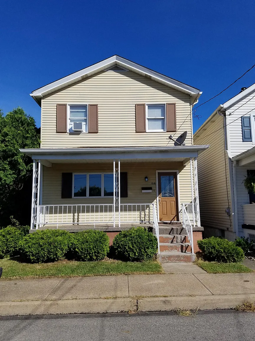106 Washington St photo 1