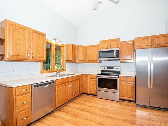 2nd image of 278 W 16th St