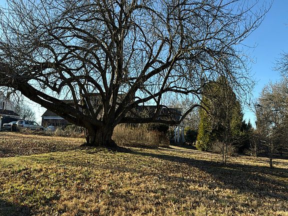 2nd image of 2690 Strasburg Rd