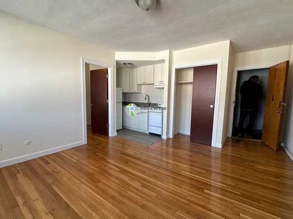 164 N Beacon St, Brighton, MA