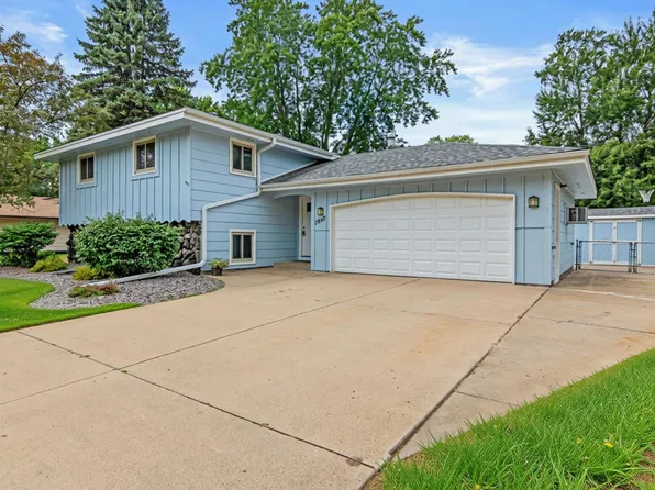 7840 Bona Rd, Mounds View, MN 55112